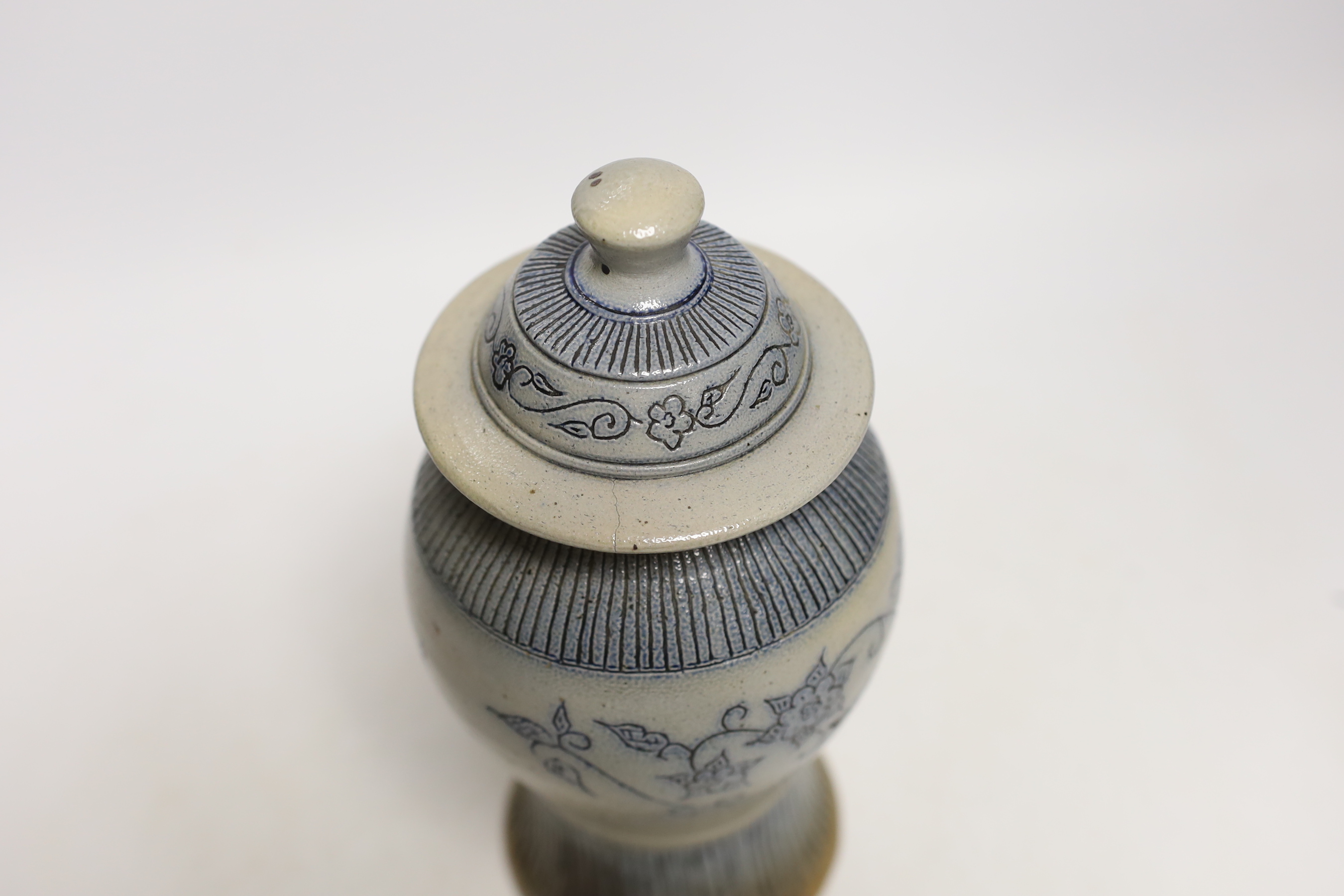 A Lenard, Benjamin and Chase lidded stoneware vase (1840s-1880s) Somerset, Massachusetts, 23cm